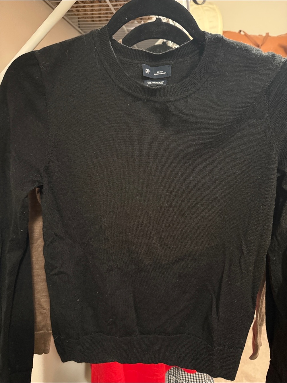 GAP Women's Black 100% merino wool Crewneck Sweater